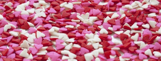 hearts_background_red_pink_white_love_valentine_day-695413-e1550147728182